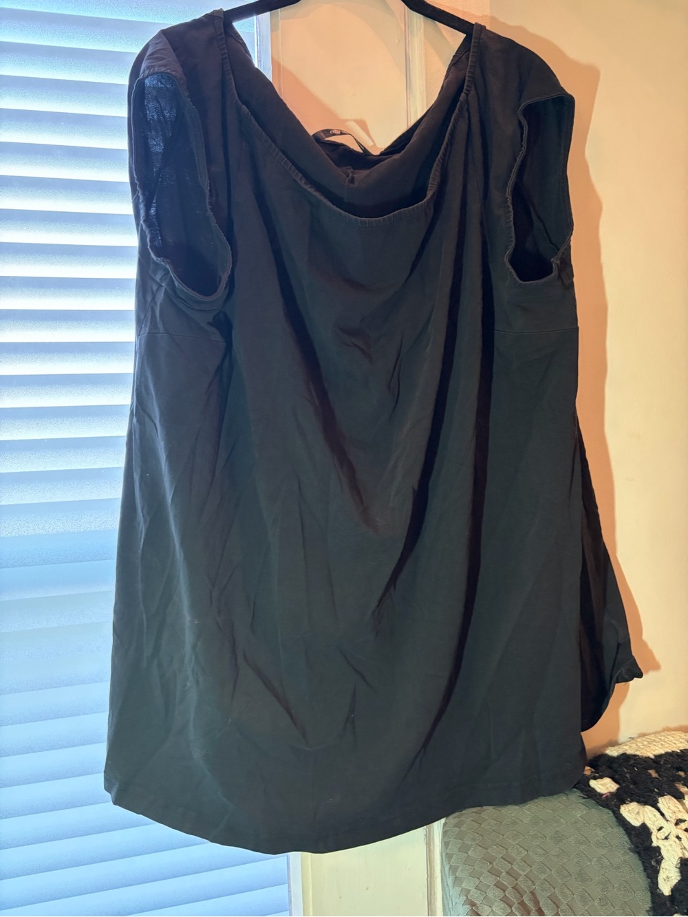 eshakti Black Sleeveless Draped Neck Tank N5
